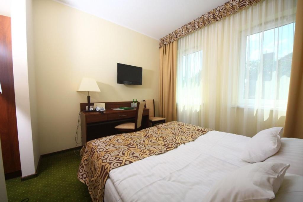 Hotel Zielony Познан Екстериор снимка