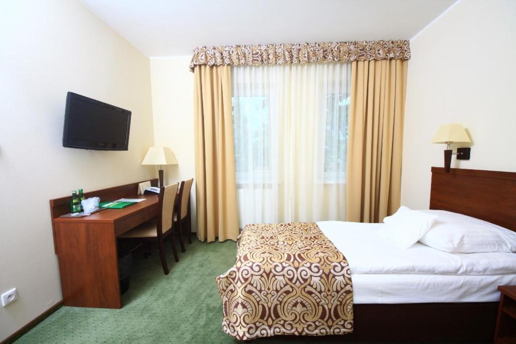 Hotel Zielony Познан Екстериор снимка