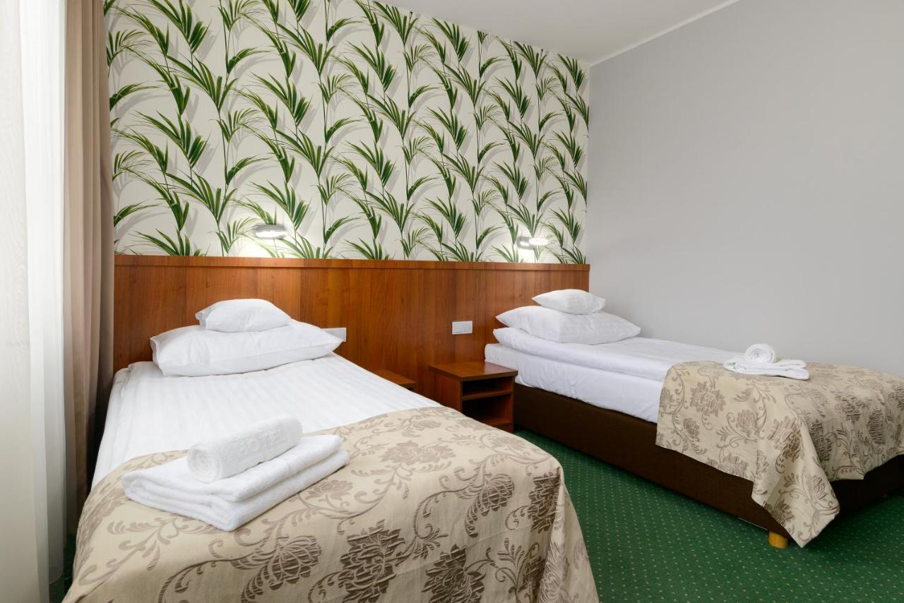 Hotel Zielony Познан Екстериор снимка