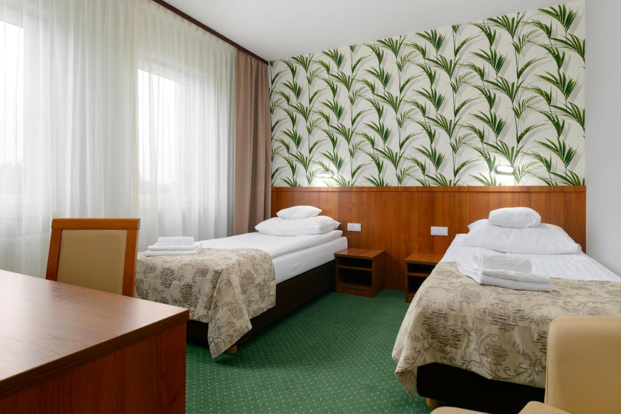 Hotel Zielony Познан Екстериор снимка