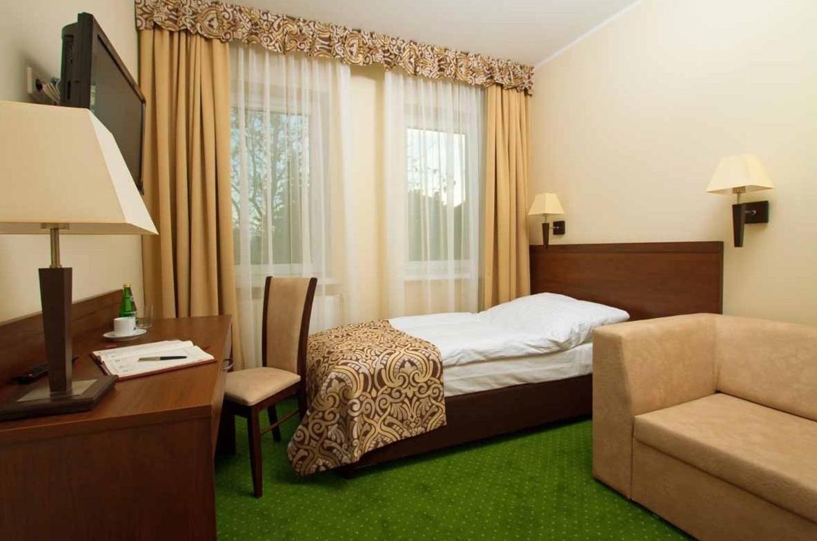 Hotel Zielony Познан Екстериор снимка