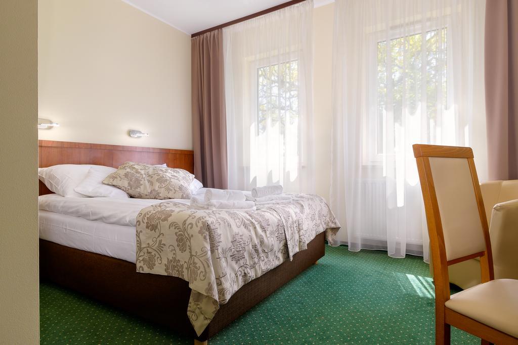 Hotel Zielony Познан Екстериор снимка