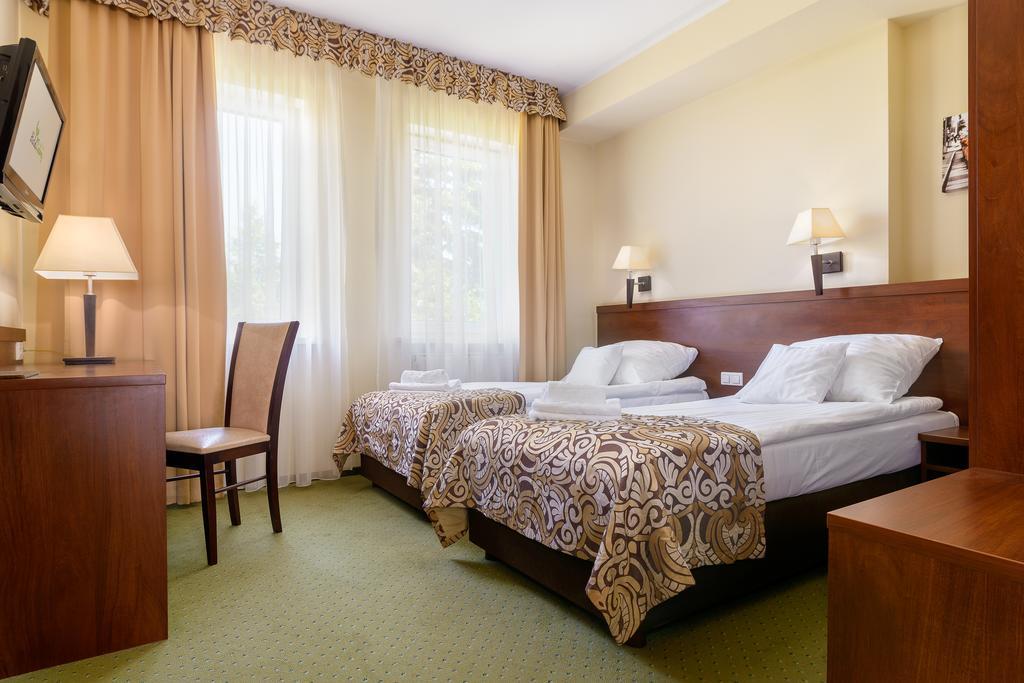 Hotel Zielony Познан Екстериор снимка
