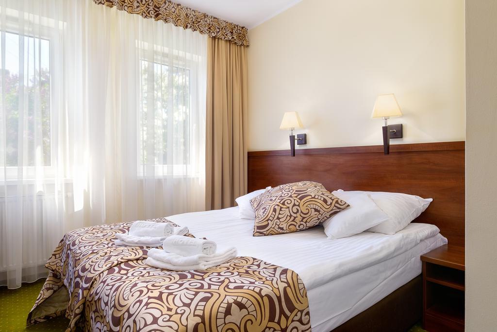 Hotel Zielony Познан Екстериор снимка