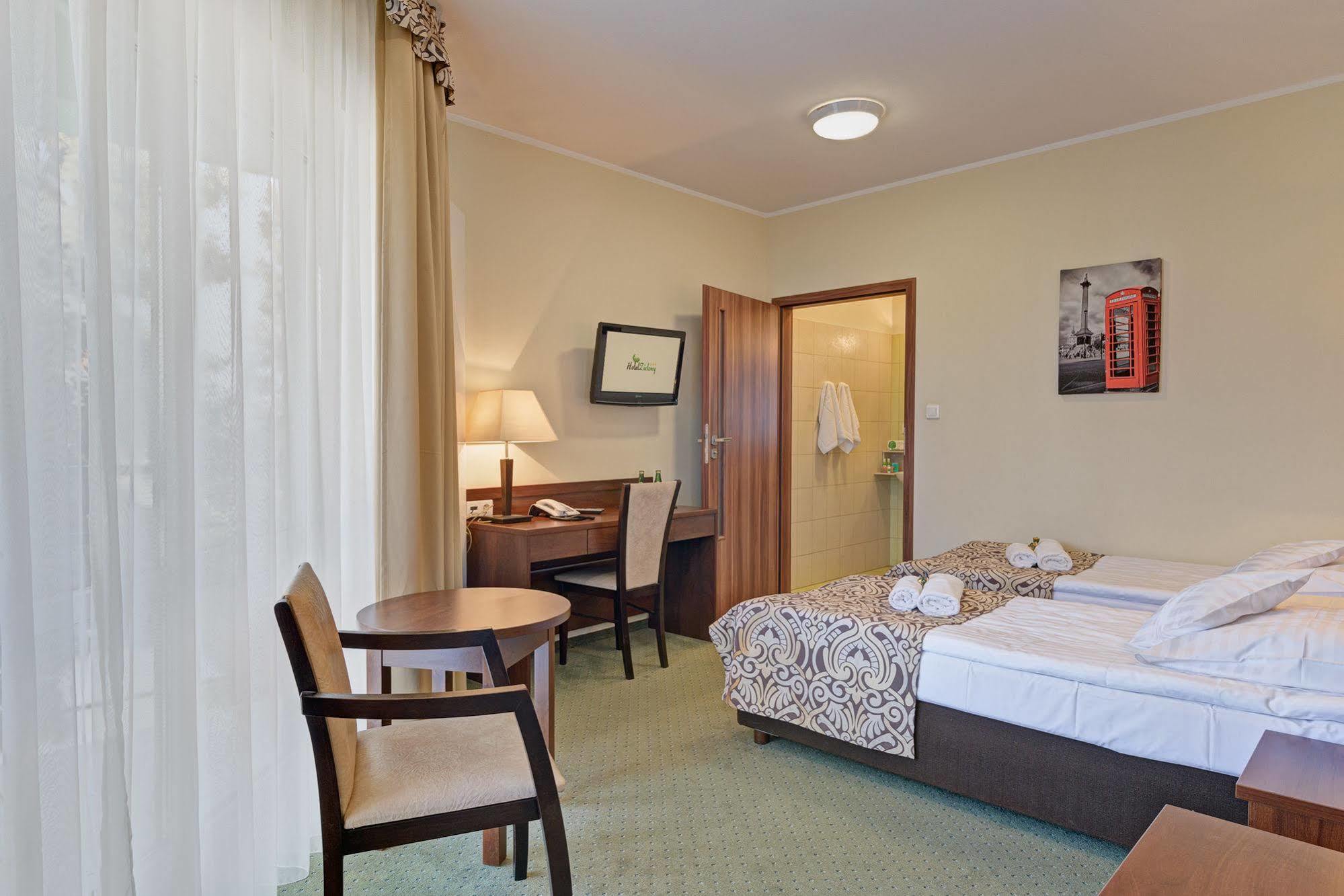 Hotel Zielony Познан Екстериор снимка